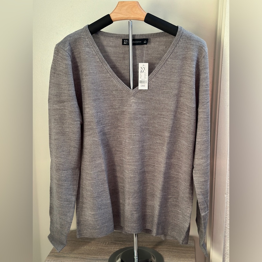 NY&C - Women’s Long Sleeve V-Neck Pullover Sweater